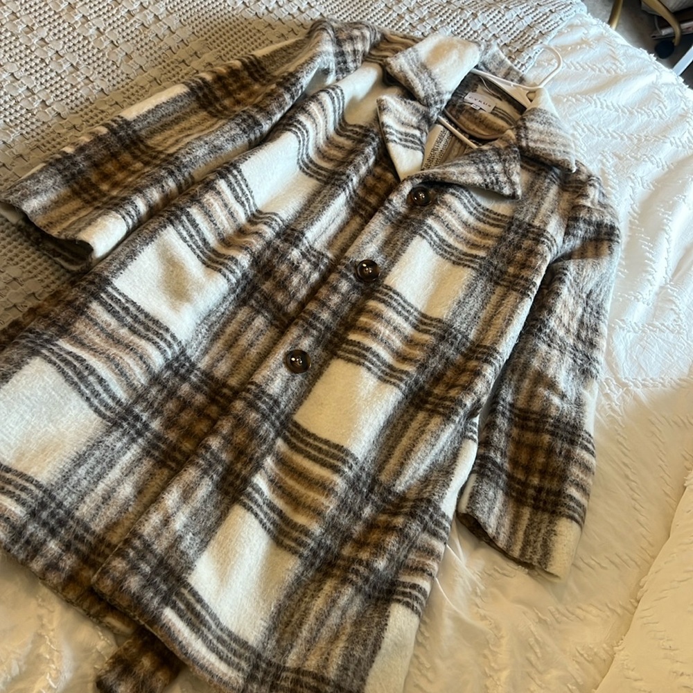 NWOT Cyrus Winter Coat Medium